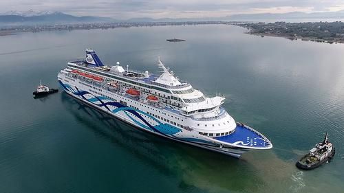 MS Crown Iris — круизное судно, принадлежащее израильской круизной линии Mano Maritime с 2018 года.